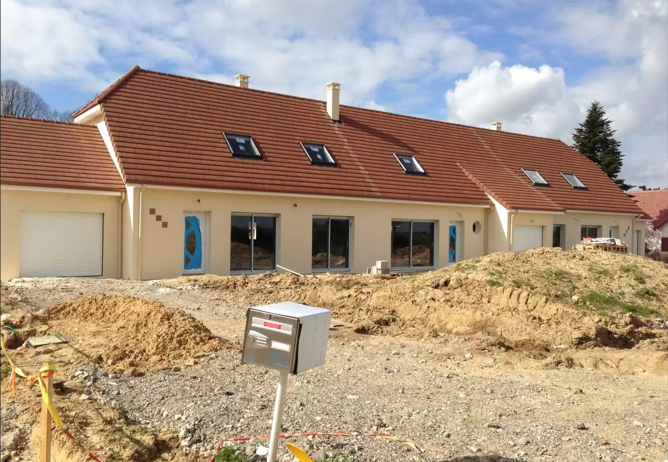 LOT DE 3 MAISONS NEUVES